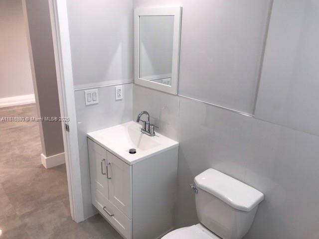 Building Photo - 1221 SW 76th Ct