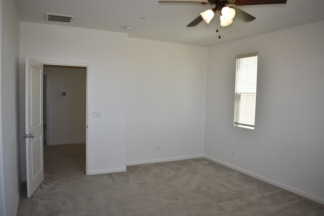 Building Photo - 1655 Lion St