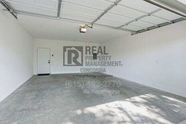 Building Photo - 1607 10th Ave N