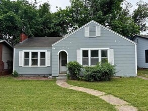 Building Photo - 2209 Talunar Ln
