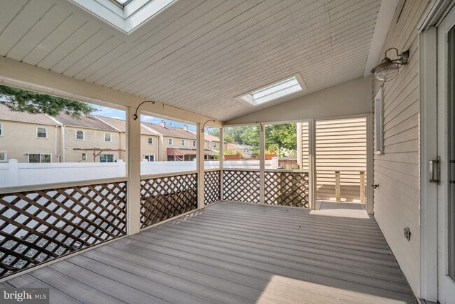 Building Photo - 20 Gatehouse Ln