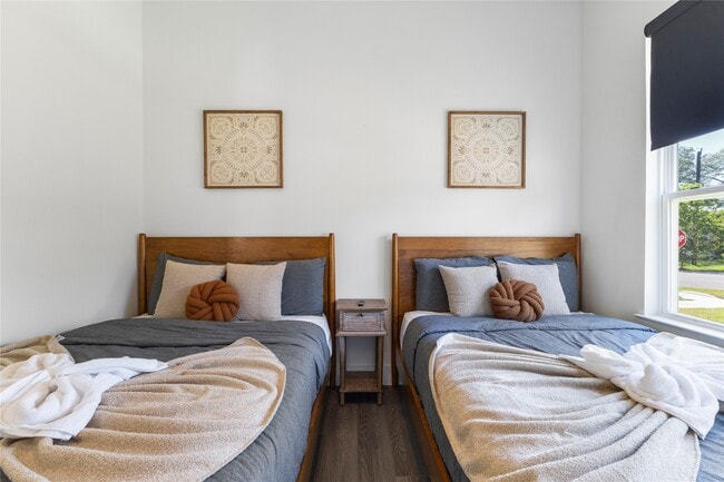 Building Photo - 4802 Angleton St