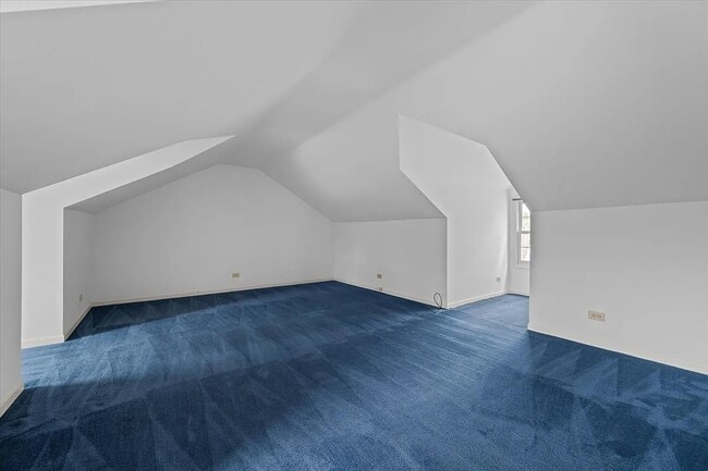 Building Photo - 1120 Romona Rd