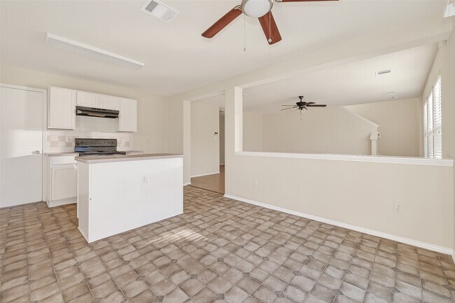 Building Photo - 5719 Clerkenwell Dr