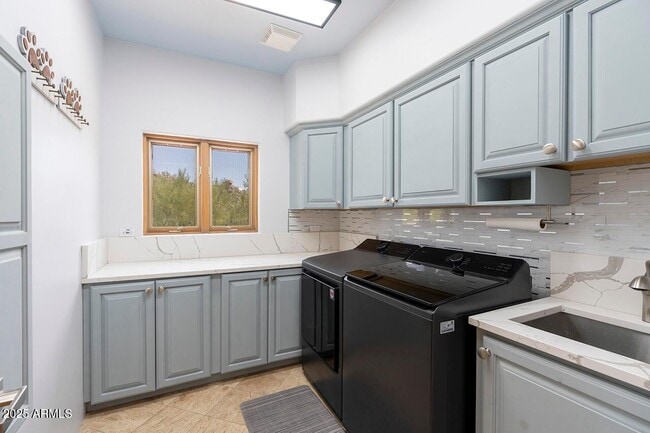 Building Photo - 10420 E Morning Vista Ln