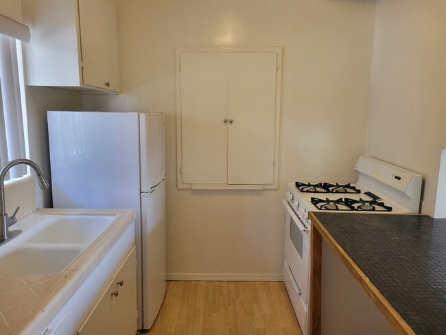 Building Photo - 3619 Fletcher Dr