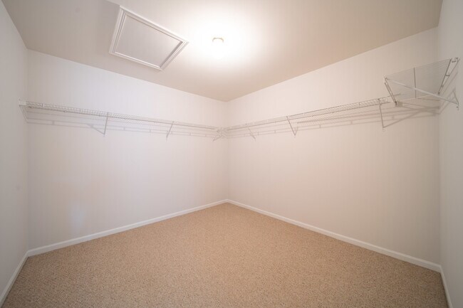 Building Photo - 1450 Prescott Dr