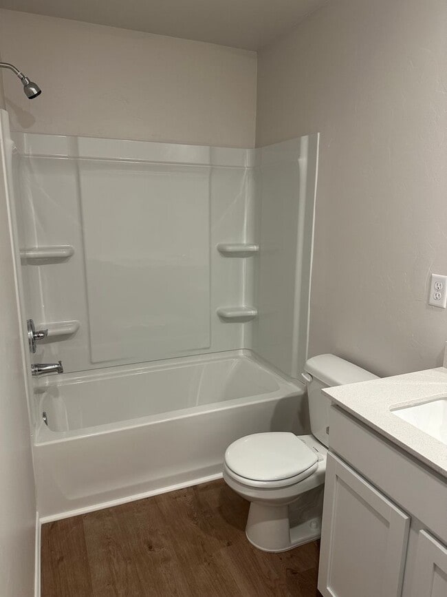 Building Photo - Pre-Leasing Now! Charming 3-Bedroom, 2-Bath Home in Mustang | Tours Available | Move-In Beginning...