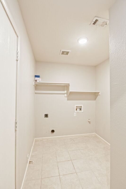 Building Photo - 2309 Mallard Dr