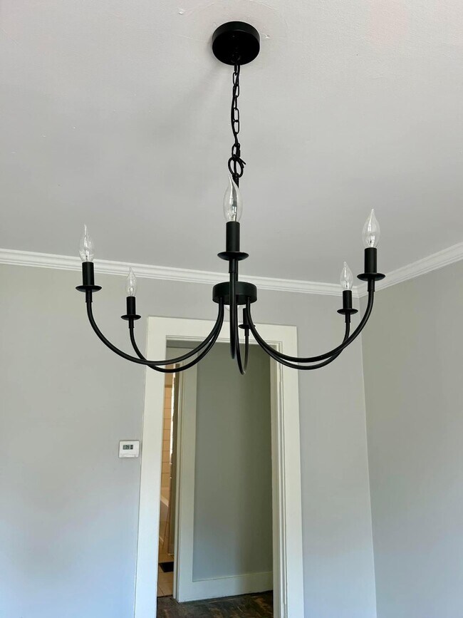 Building Photo - 411 Matthews Ave