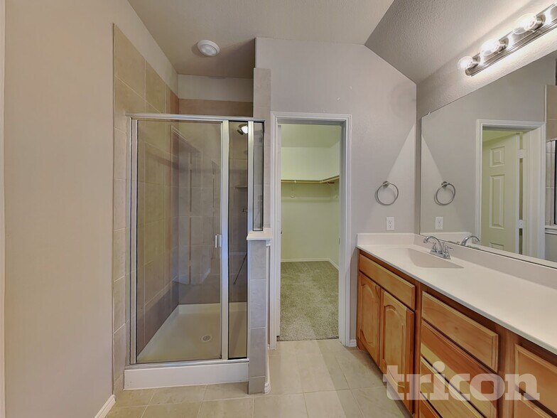 Building Photo - 936 Deer Valley Dr