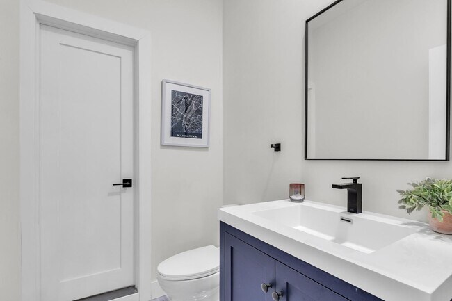 Building Photo - 185 Ashford Ave