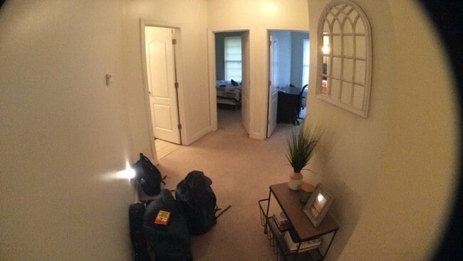 Building Photo - Blacksburg, 3 BR / 2.5 BA, Available in June