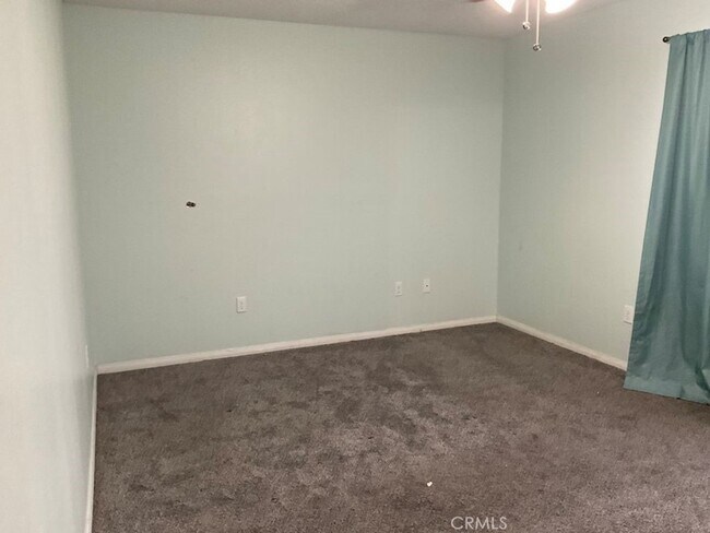 Building Photo - 11546 Hickory Ave