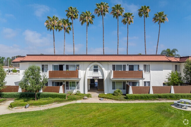 Building Photo - Villa Del Mar Apartments (new)