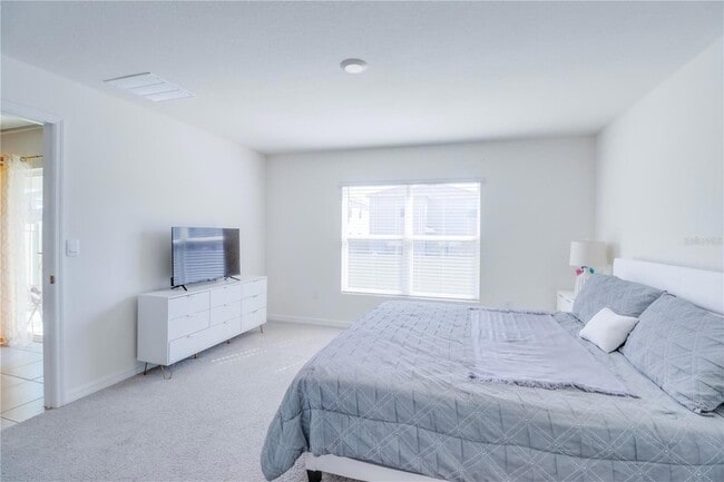 Building Photo - 8695 SW 46th Ave