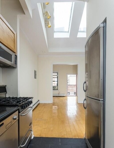 Building Photo - 42 Avenue B