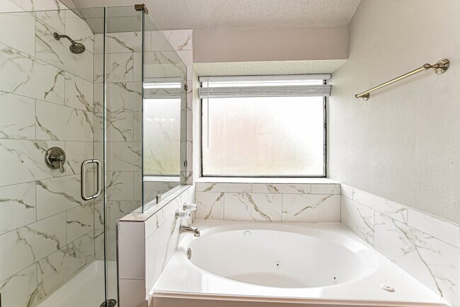 Building Photo - 7410 Aberdeen Dr