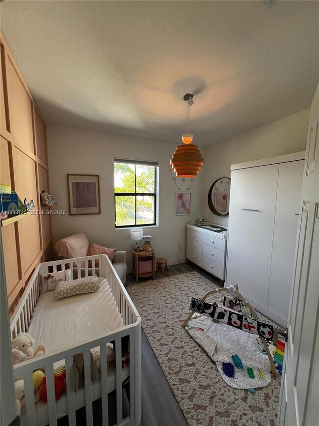 Building Photo - 5942 Mustang Manor