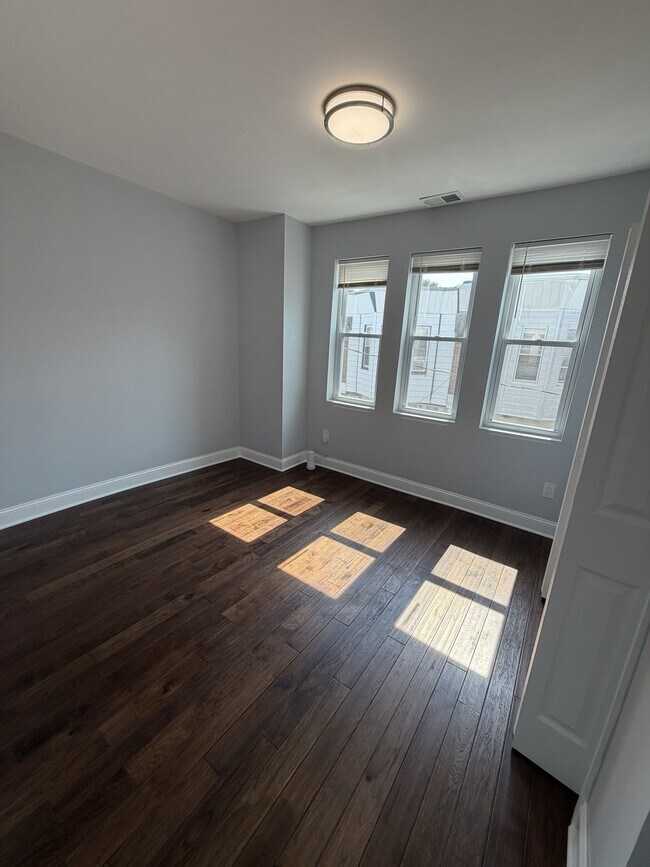 Building Photo - 1542 S Marston St
