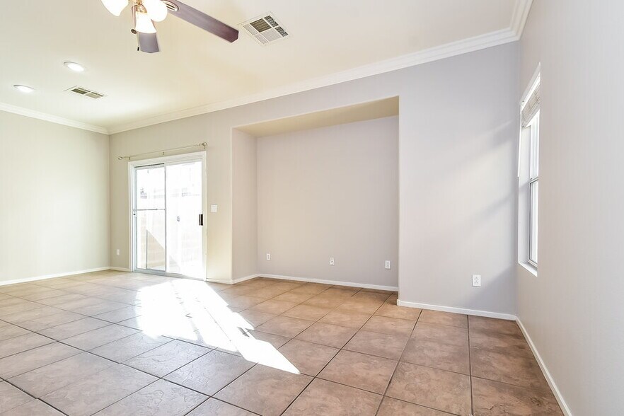 Building Photo - 6333 Blushing Willow St