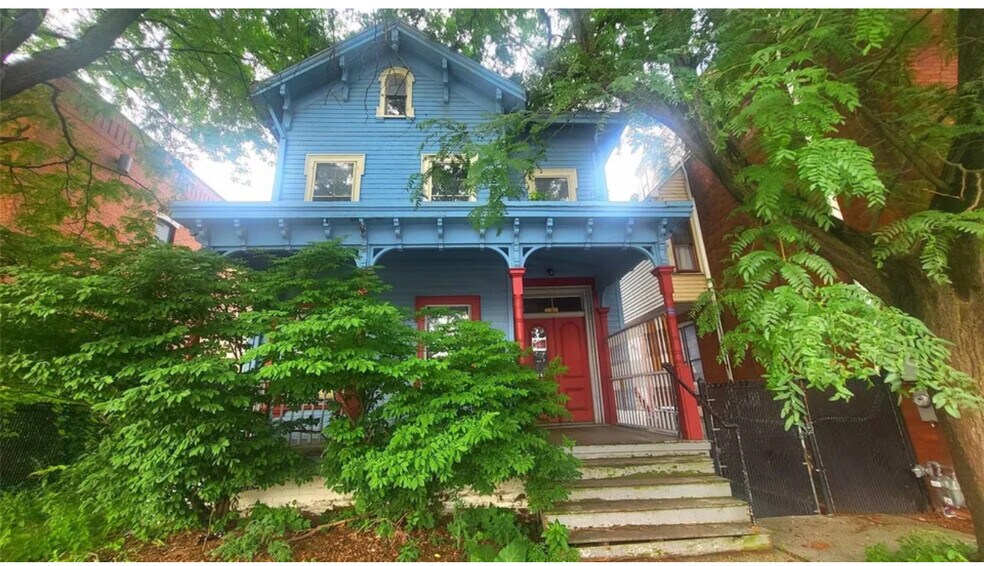 Primary Photo - 216 Church St