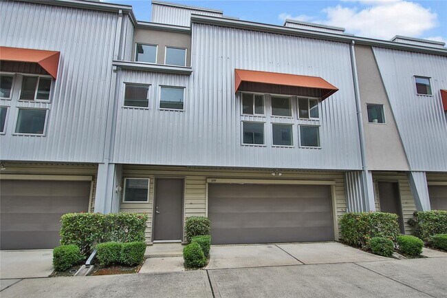 Building Photo - 319 Sydnor St