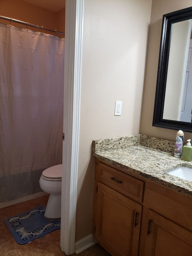 Building Photo - 2372 Orvis St