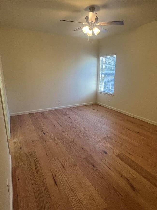 Building Photo - 5404 Martin Ave