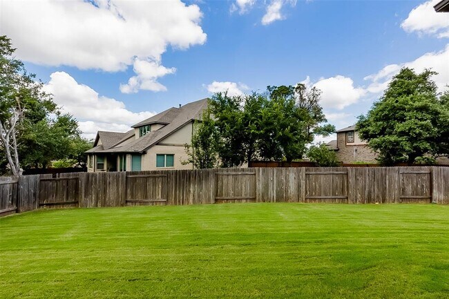 Building Photo - 4221 Valley Oaks Dr