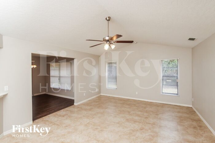 Building Photo - 601 Londonderry Cir SE