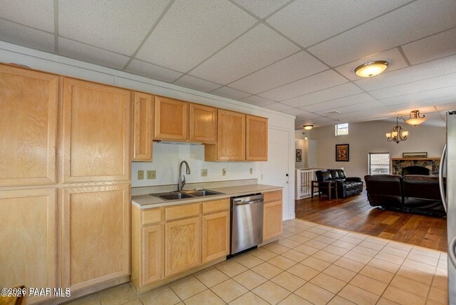 Building Photo - 502 Western Ave