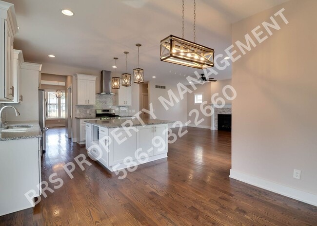 Building Photo - JUST REDUCED!!  Stunning 4 bedroom 2.5 bat...