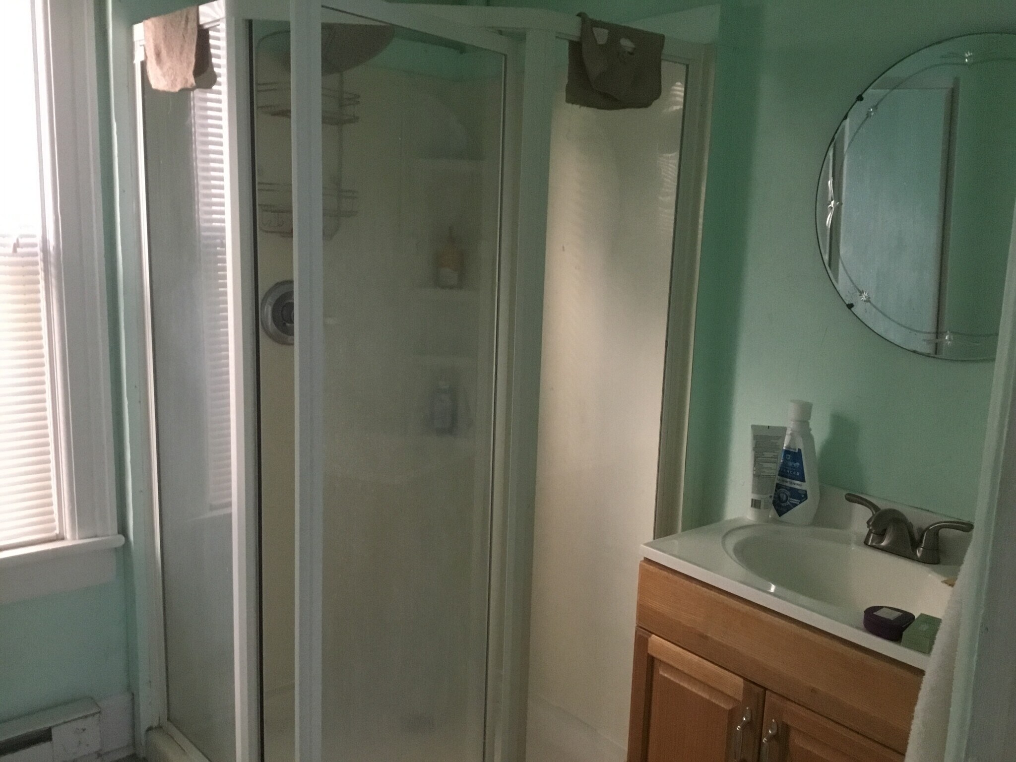 Shower room - 1029 Downer Ave