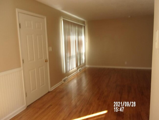 Building Photo - 4075 Kenneth Rd