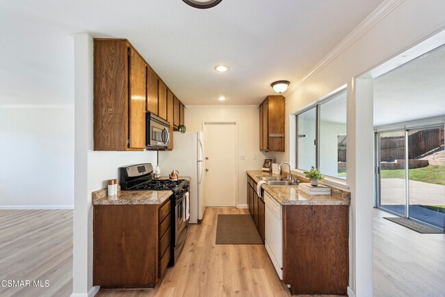 Building Photo - 14773 Stanford St