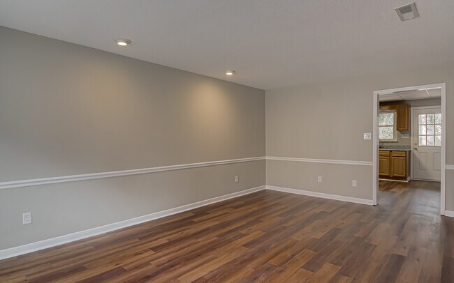Building Photo - 828 Brickwood Ct