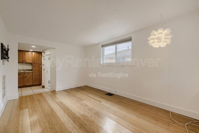 Building Photo - 4870 Beach Ct