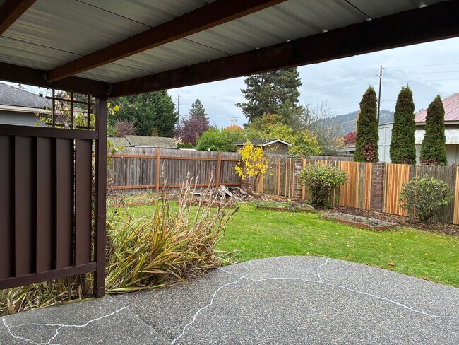 Building Photo - 1506 Skagit St