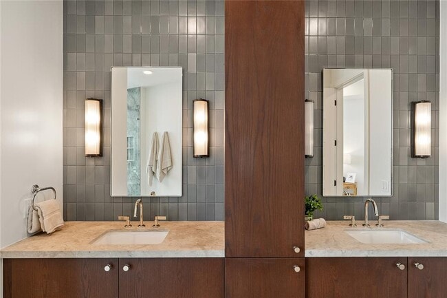 Building Photo - 600 Guadalupe St