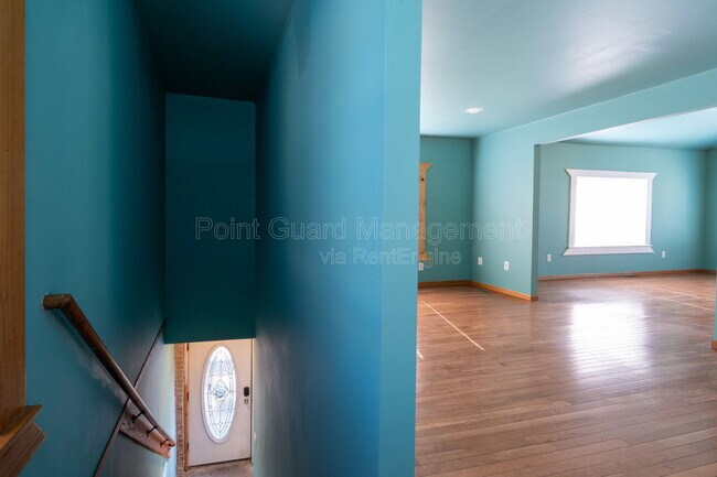 Building Photo - 421 N Emporia Ave