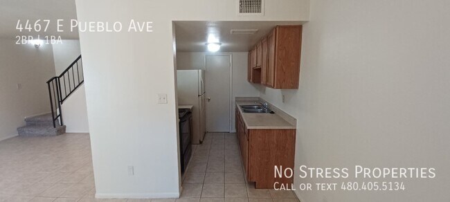 Building Photo - Town Home off 40th St and Broadway!
