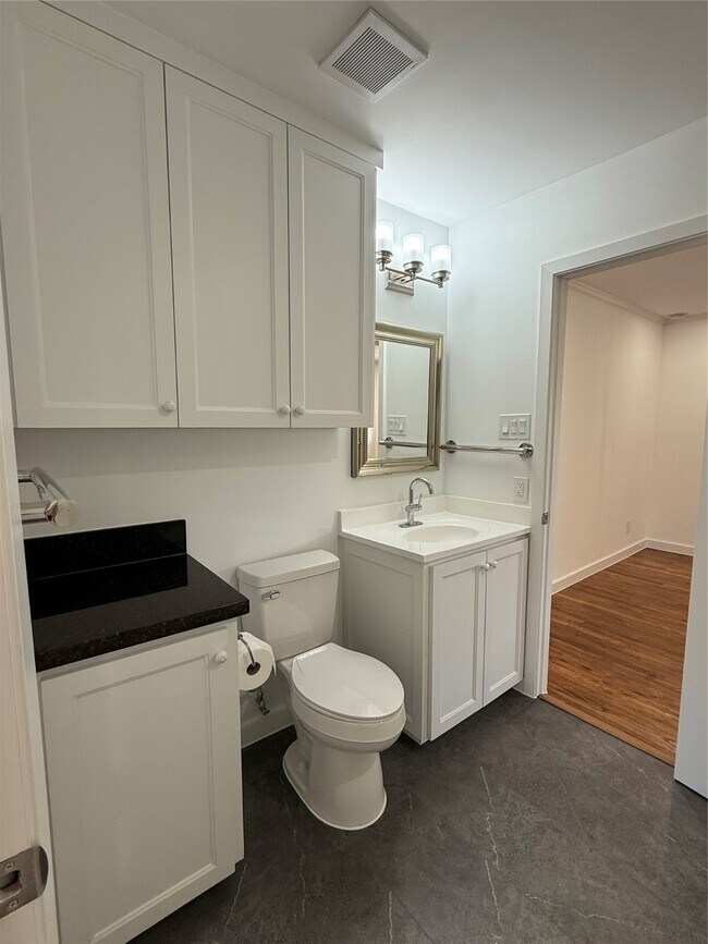 Building Photo - 4040 San Felipe St