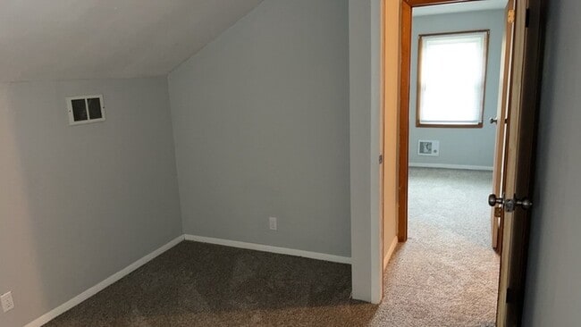 Building Photo - 1561 Sacramento Ave