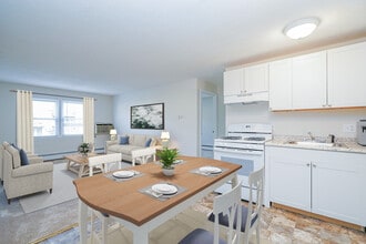 Building Photo - The Lancelot