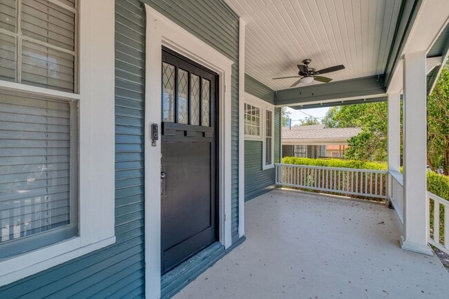 Building Photo - Top of the line remodeled 5 BED in the har...