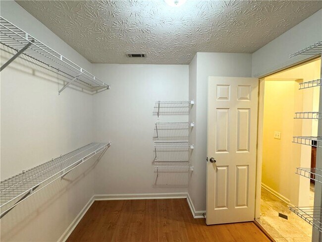 Building Photo - 5212 Pine Branch Cir