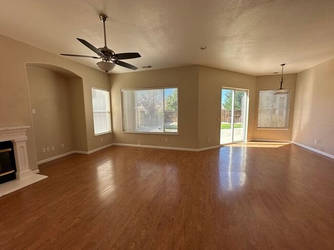 Building Photo - 1631 Caliterra Way