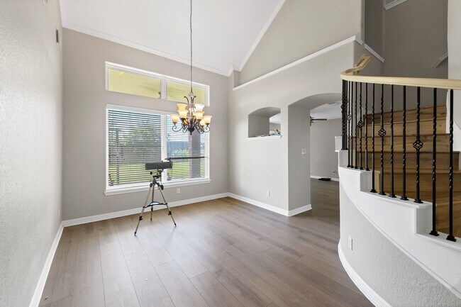 Building Photo - 27923 Barberry Banks Ln