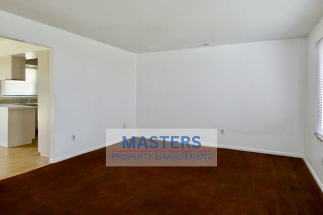 Building Photo - 1425 White Ave